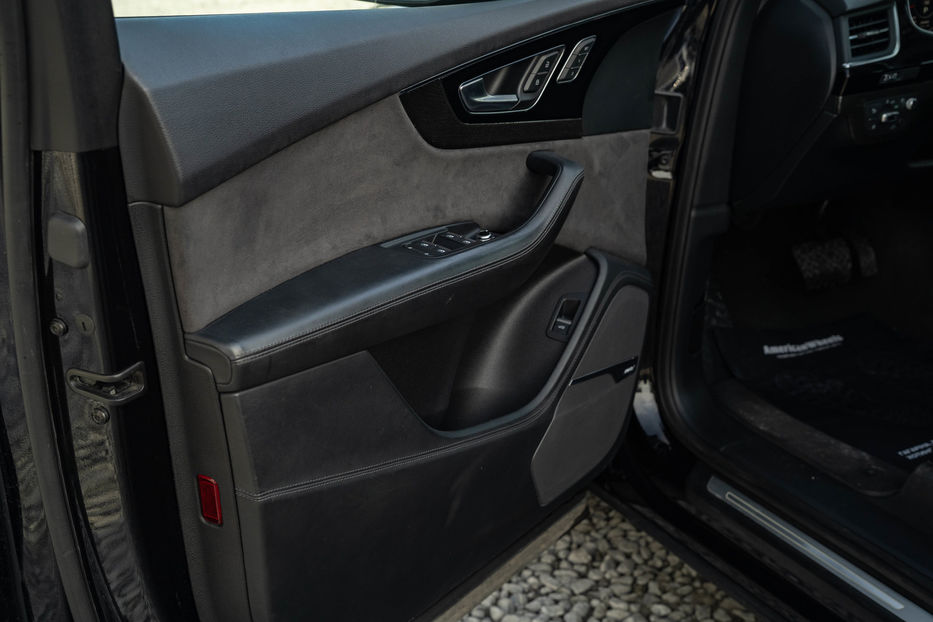 Продам Audi Q7 Prestige 2017 года в Черновцах