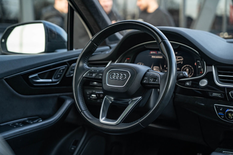 Продам Audi Q7 Prestige 2017 года в Черновцах