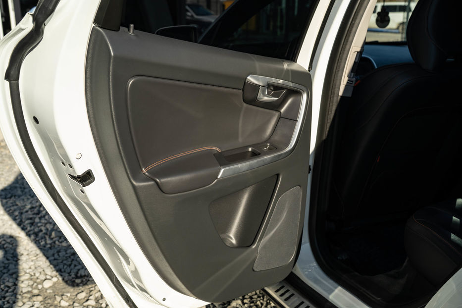 Продам Volvo XC60 2014 года в Черновцах