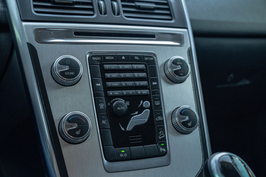 Продам Volvo XC60 2014 года в Черновцах