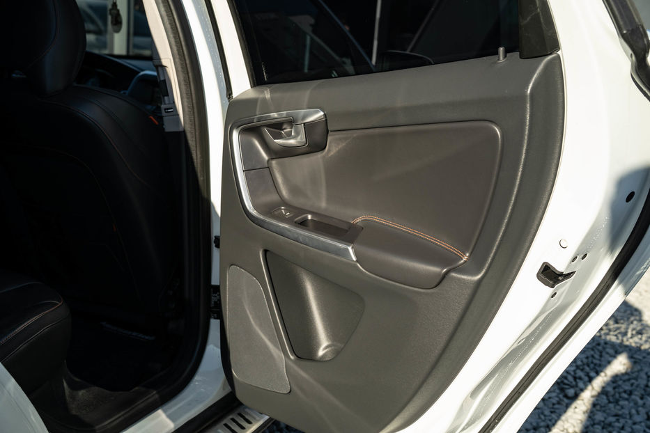 Продам Volvo XC60 2014 года в Черновцах