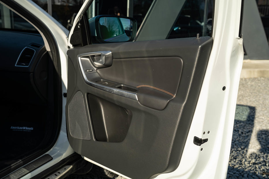 Продам Volvo XC60 2014 года в Черновцах