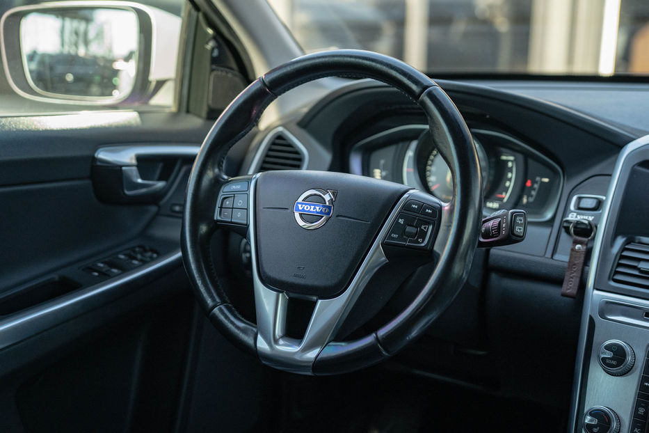 Продам Volvo XC60 2014 года в Черновцах