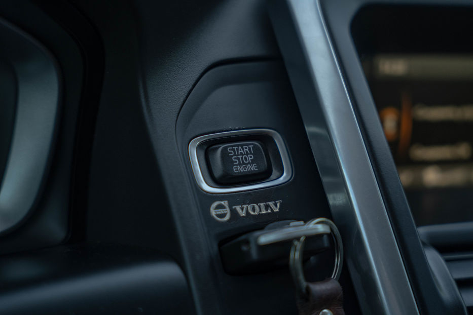 Продам Volvo XC60 2014 года в Черновцах