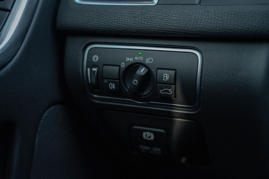 Продам Volvo XC60 2014 года в Черновцах