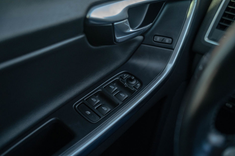 Продам Volvo XC60 2014 года в Черновцах