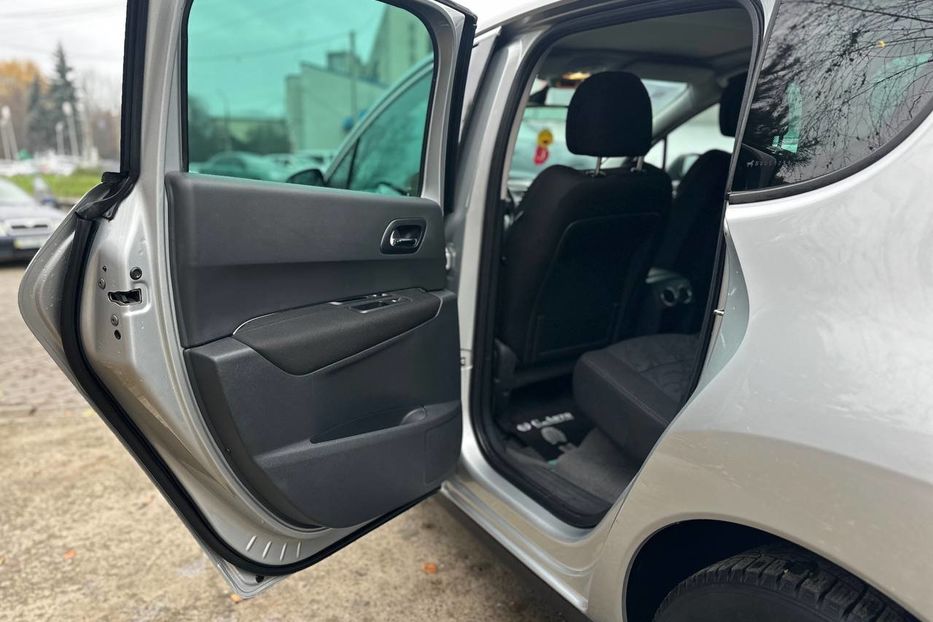 Продам Peugeot 3008 2011 года в Черновцах