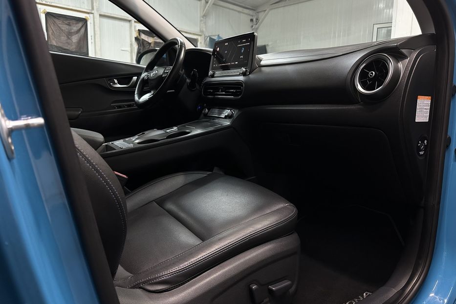 Продам Hyundai Kona 64kWhМакс.комплектація PREMIUM 2021 года в Львове