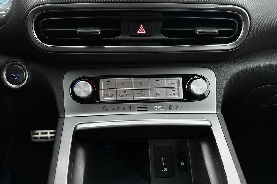 Продам Hyundai Kona 64kWhМакс.комплектація PREMIUM 2021 года в Львове