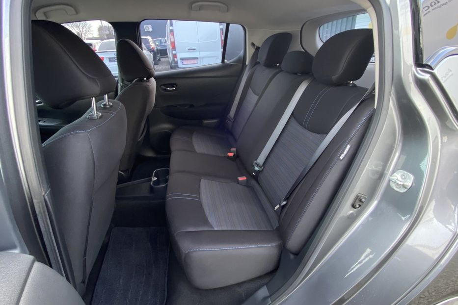 Продам Nissan Leaf 2023 года в Луцке