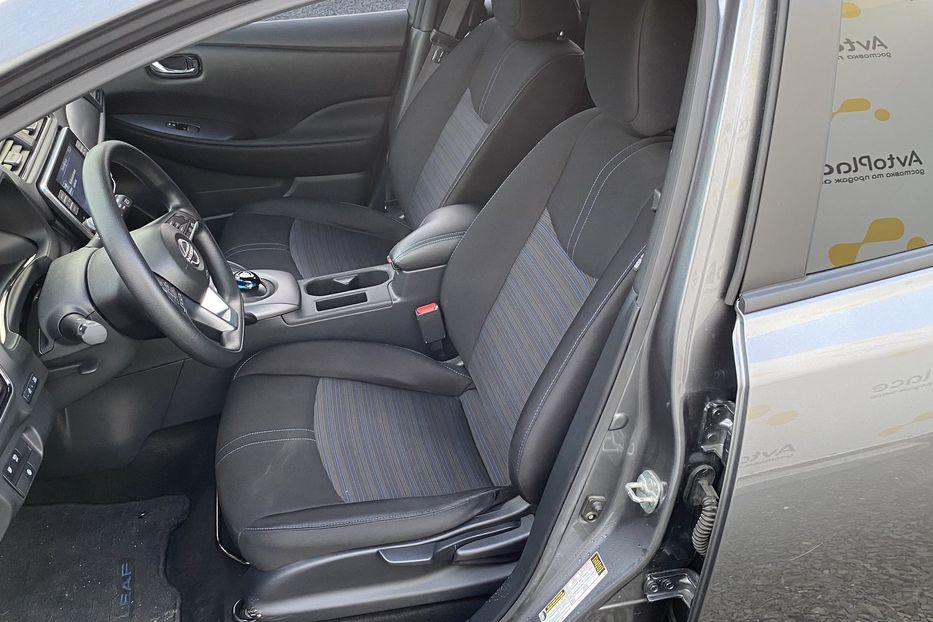 Продам Nissan Leaf 2023 года в Луцке