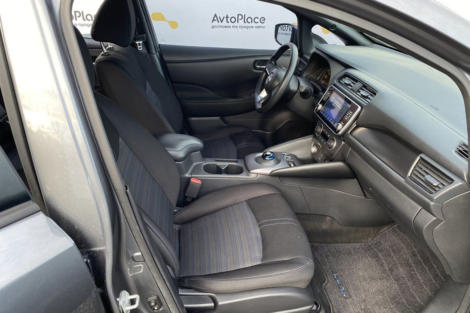 Продам Nissan Leaf 2023 года в Луцке