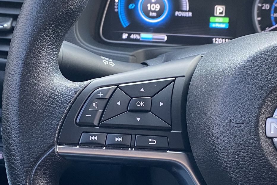 Продам Nissan Leaf 2023 года в Луцке