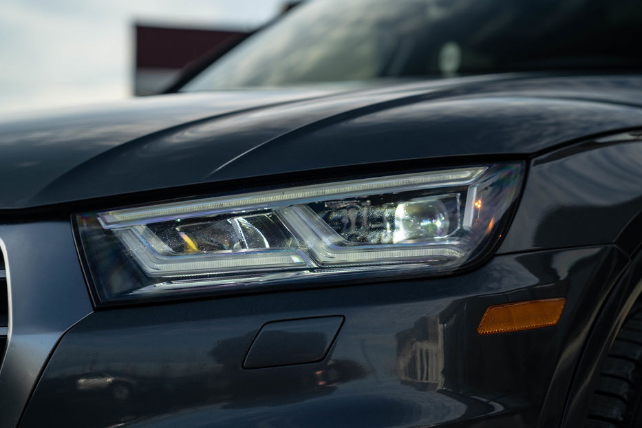 Продам Audi Q5 Premium Plus 2018 года в Черновцах