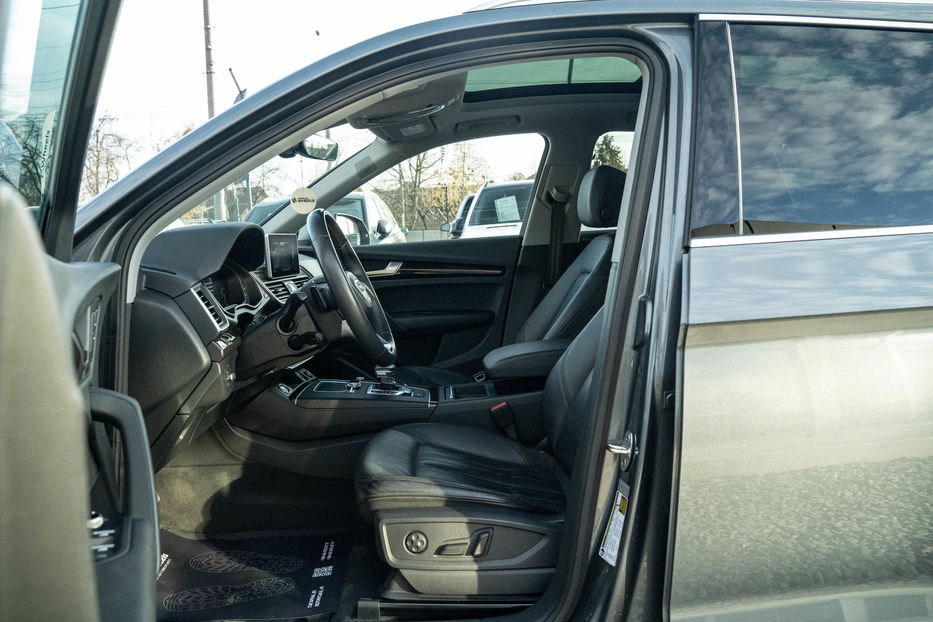 Продам Audi Q5 Premium Plus 2018 года в Черновцах