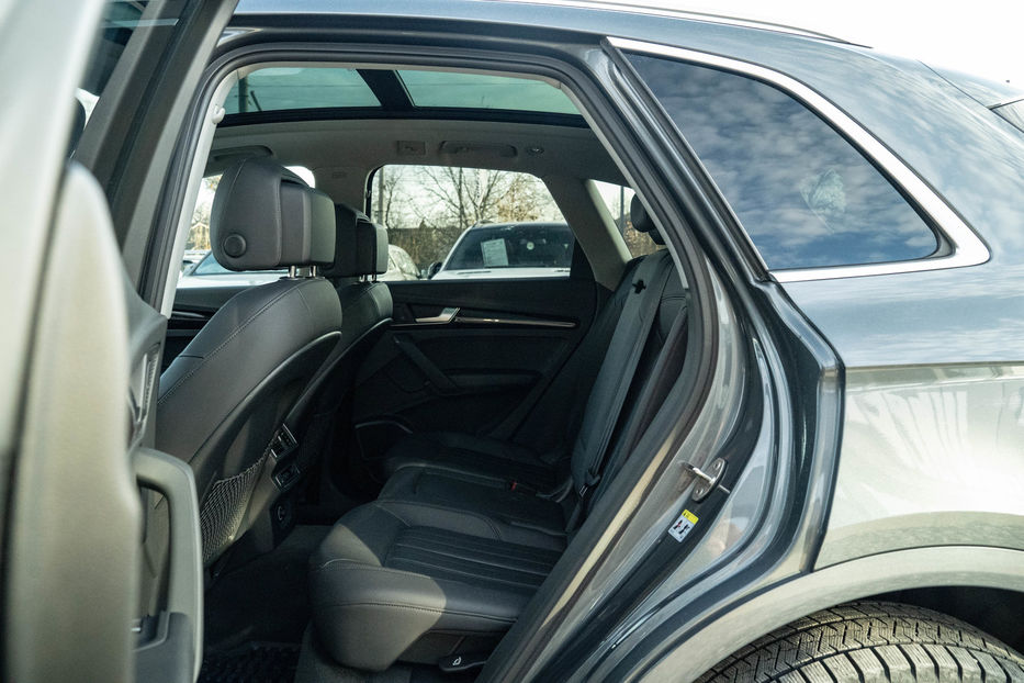 Продам Audi Q5 Premium Plus 2018 года в Черновцах