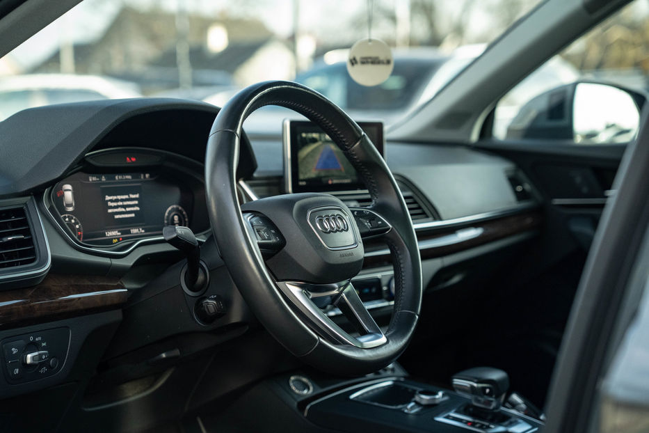 Продам Audi Q5 Premium Plus 2018 года в Черновцах