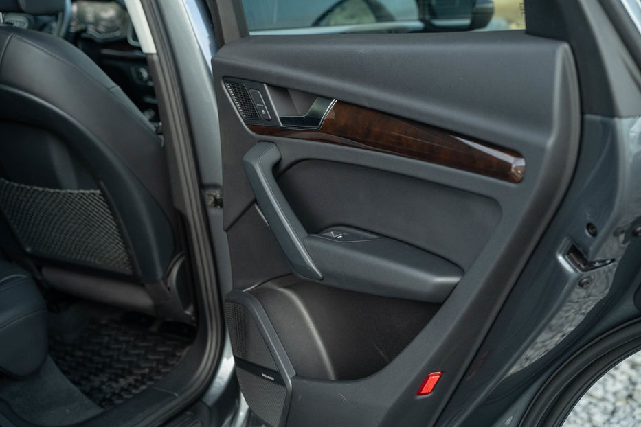 Продам Audi Q5 Premium Plus 2018 года в Черновцах