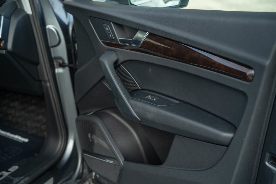 Продам Audi Q5 Premium Plus 2018 года в Черновцах