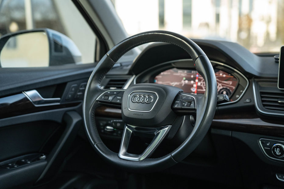 Продам Audi Q5 Premium Plus 2018 года в Черновцах