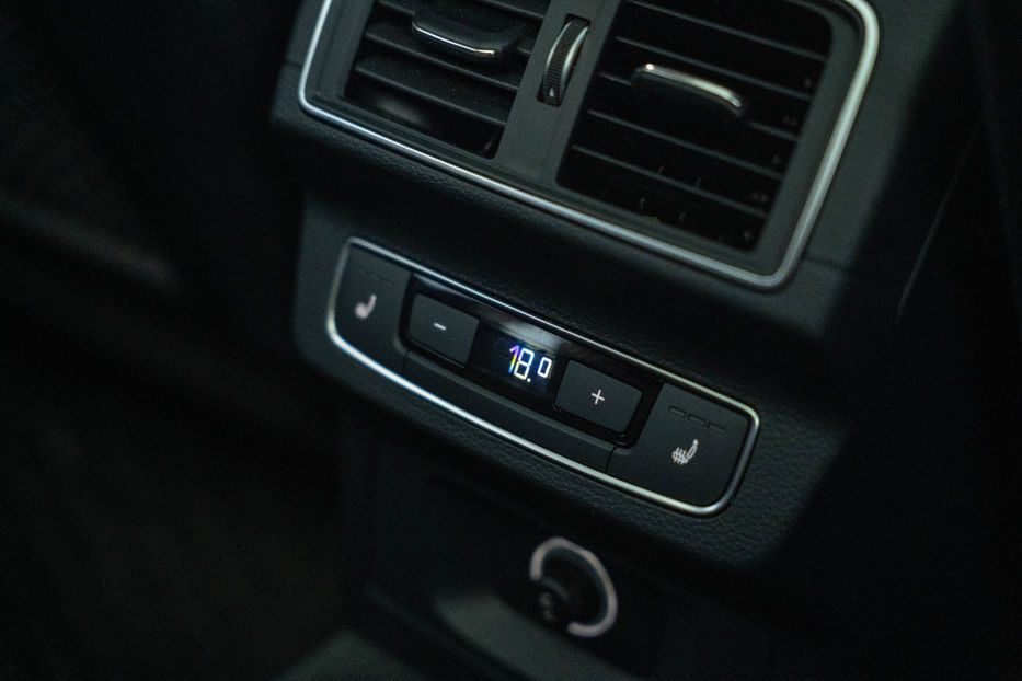 Продам Audi Q5 Premium Plus 2018 года в Черновцах