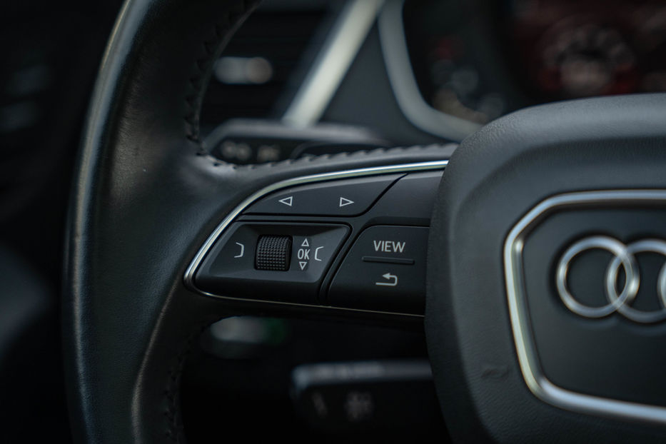 Продам Audi Q5 Premium Plus 2018 года в Черновцах