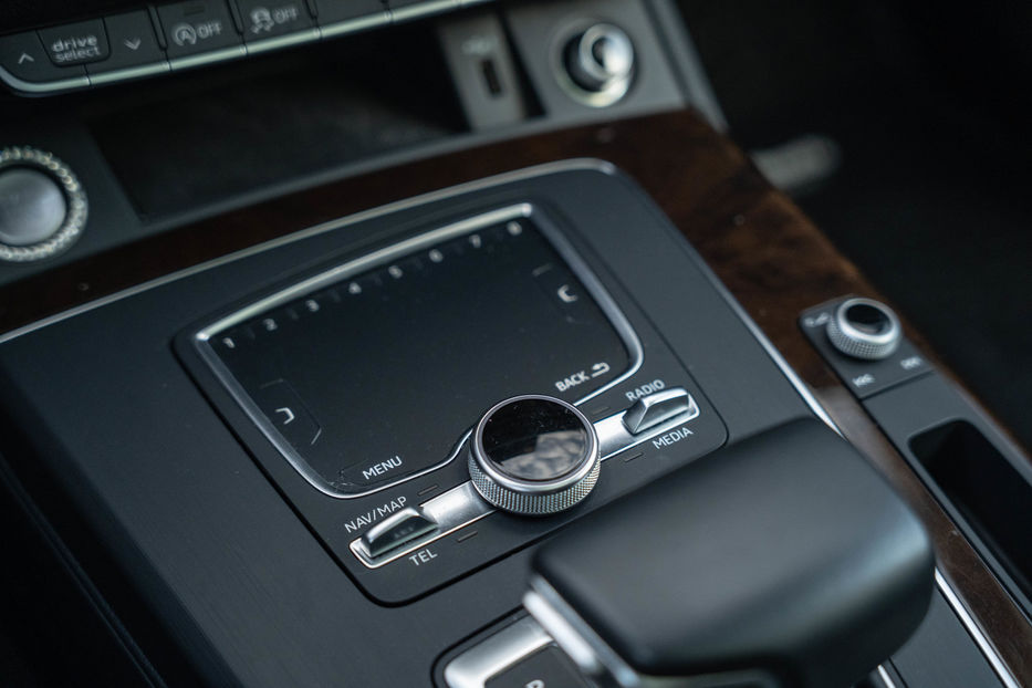 Продам Audi Q5 Premium Plus 2018 года в Черновцах