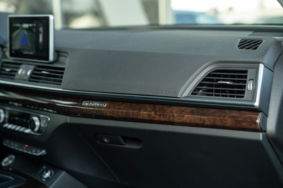 Продам Audi Q5 Premium Plus 2018 года в Черновцах