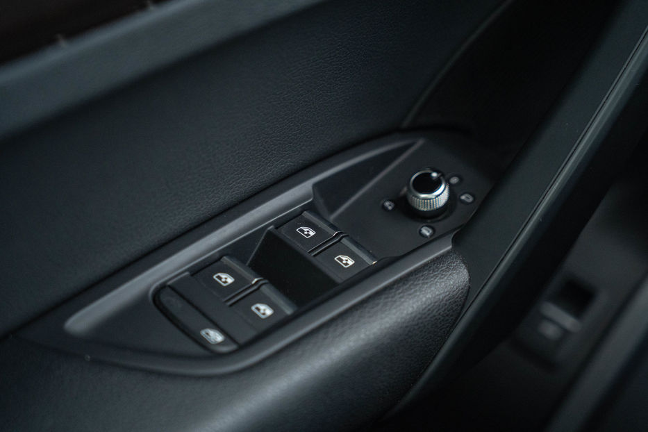 Продам Audi Q5 Premium Plus 2018 года в Черновцах