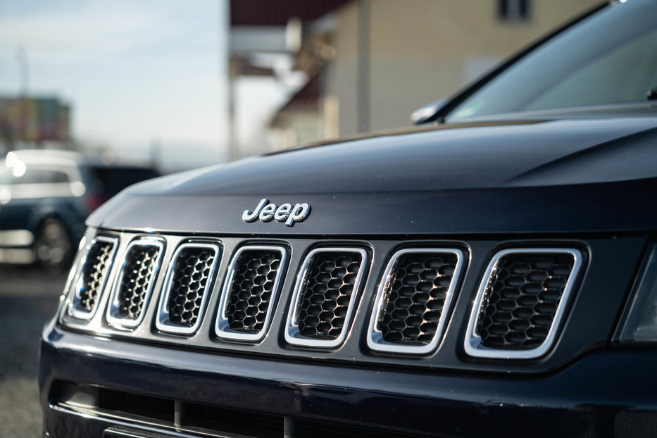 Продам Jeep Compass Latitude 2018 года в Черновцах