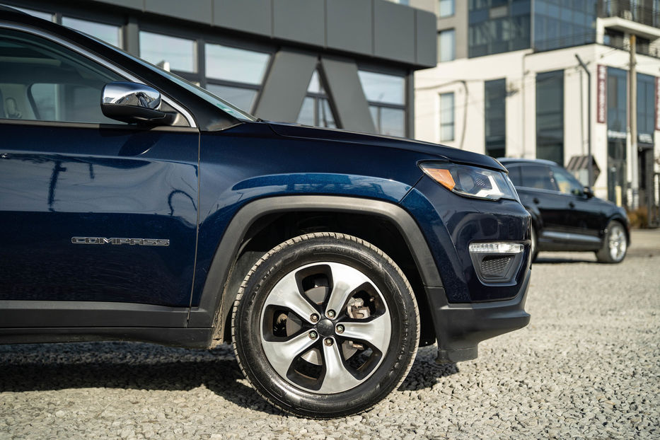 Продам Jeep Compass Latitude 2018 года в Черновцах
