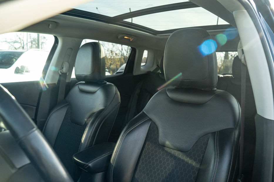 Продам Jeep Compass Latitude 2018 года в Черновцах