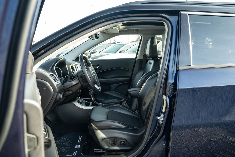 Продам Jeep Compass Latitude 2018 года в Черновцах