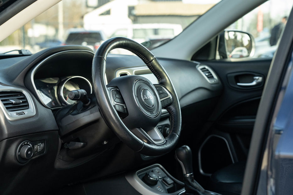 Продам Jeep Compass Latitude 2018 года в Черновцах