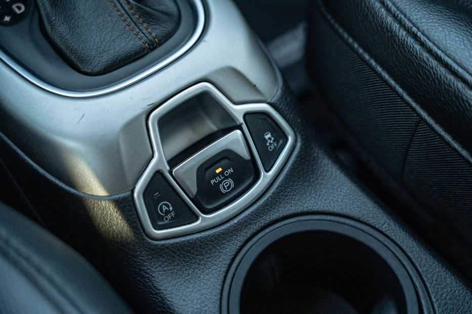 Продам Jeep Compass Latitude 2018 года в Черновцах