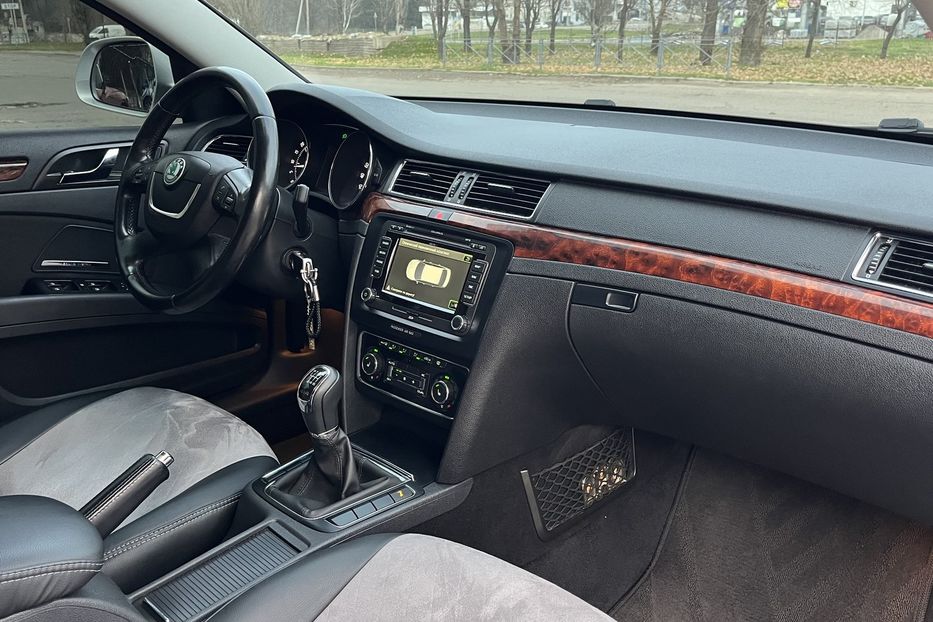 Продам Skoda Superb Hightline 4х4 2012 года в Николаеве
