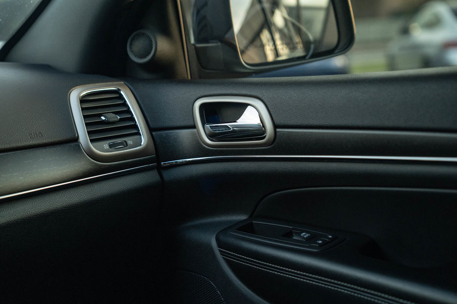 Продам Jeep Grand Cherokee Limited 2016 года в Черновцах