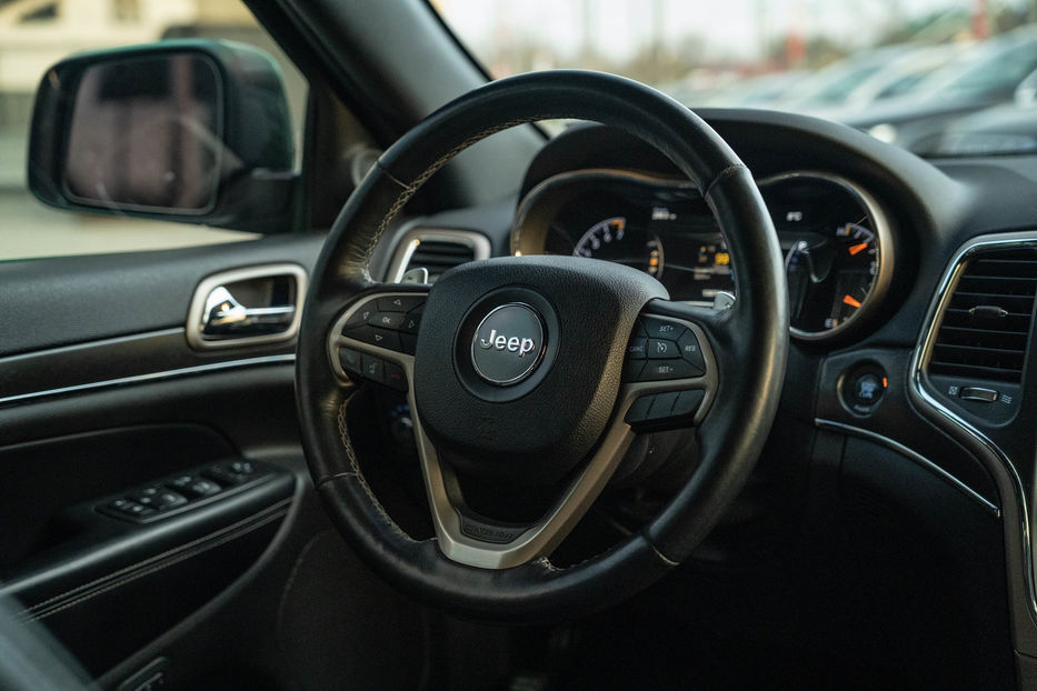 Продам Jeep Grand Cherokee Limited 2016 года в Черновцах