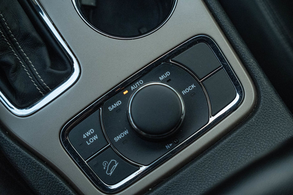 Продам Jeep Grand Cherokee Limited 2016 года в Черновцах