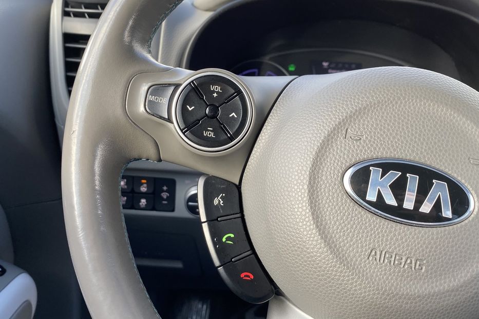 Продам Kia Soul 30 квт 2017 года в Луцке