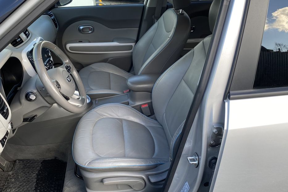 Продам Kia Soul 30 квт 2017 года в Луцке