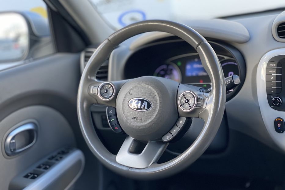 Продам Kia Soul 30 квт 2017 года в Луцке