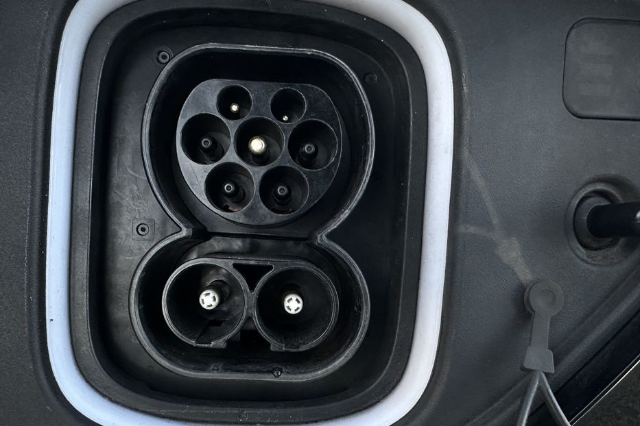 Продам Hyundai Kona 64kWhМакс.комплектація PREMIUM 2021 года в Львове