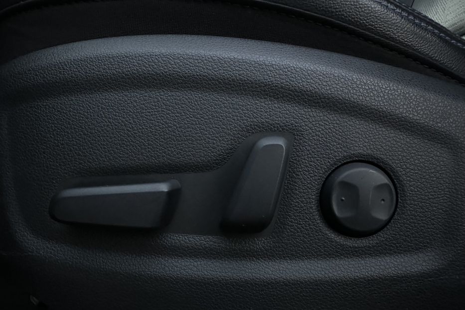 Продам Hyundai Kona 64kWhМакс.комплектація PREMIUM 2021 года в Львове