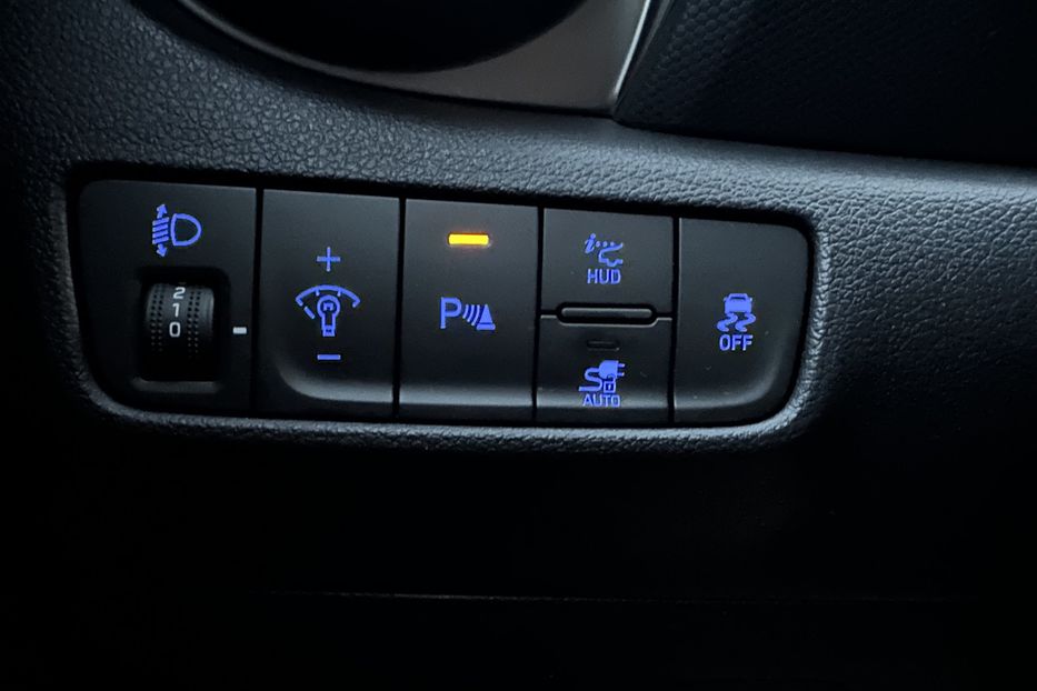 Продам Hyundai Kona 64kWhМакс.комплектація PREMIUM 2021 года в Львове