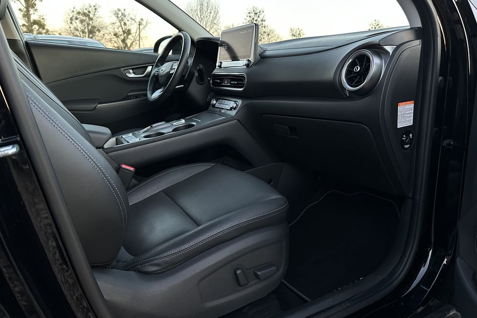 Продам Hyundai Kona 64kWhМакс.комплектація PREMIUM 2021 года в Львове