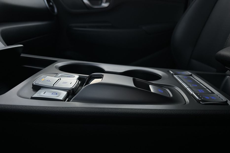 Продам Hyundai Kona 64kWhМакс.комплектація PREMIUM 2021 года в Львове