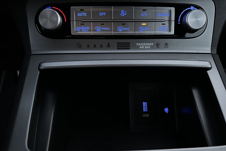 Продам Hyundai Kona 64kWhМакс.комплектація PREMIUM 2021 года в Львове