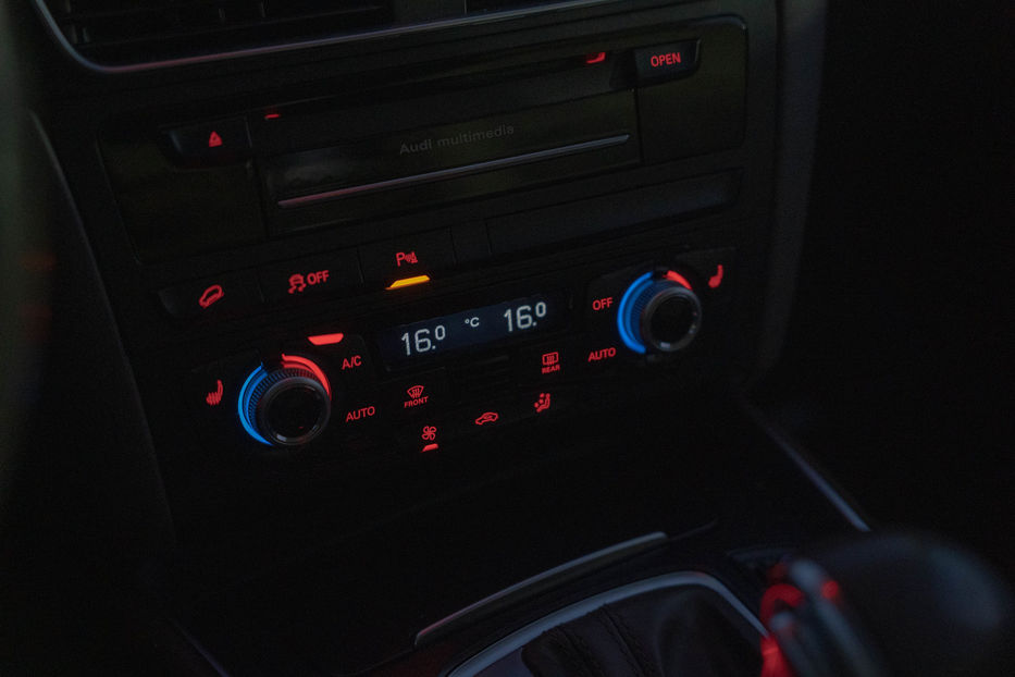 Продам Audi Q5 Premium Plus 2016 года в Черновцах