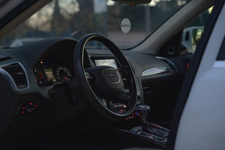 Продам Audi Q5 Premium Plus 2016 года в Черновцах